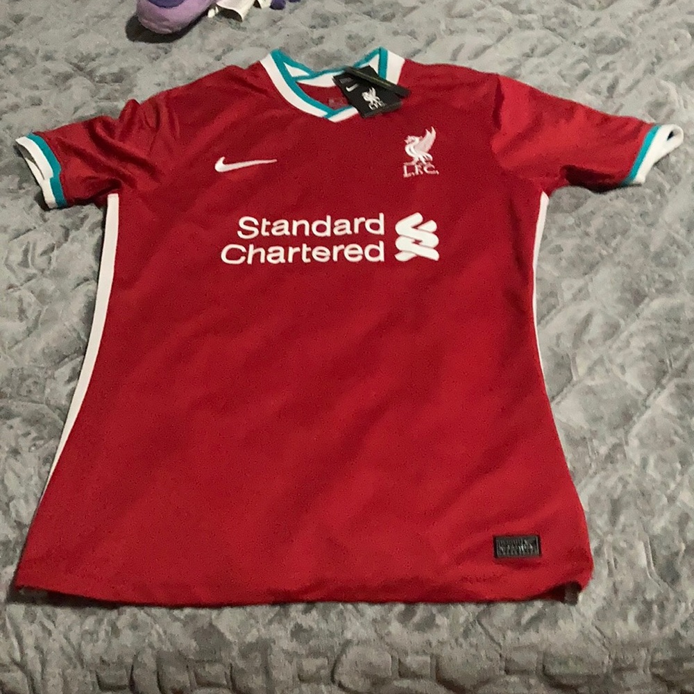 Liverpool 19/20 home kit
